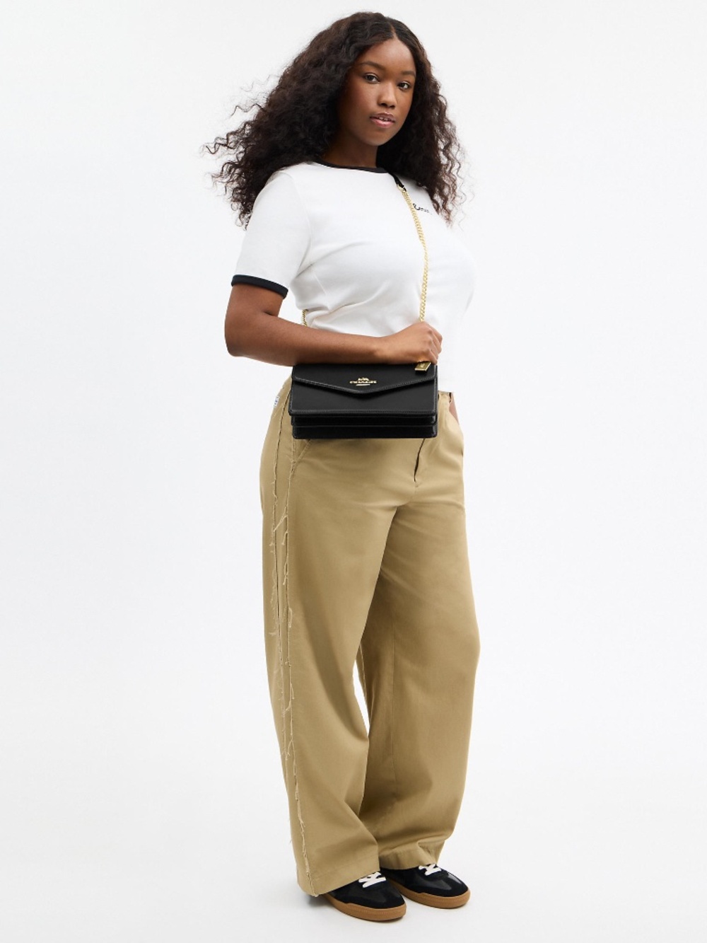 Coach Outlet Klare Envelope Crossbody Bag - Picture 3 of 9